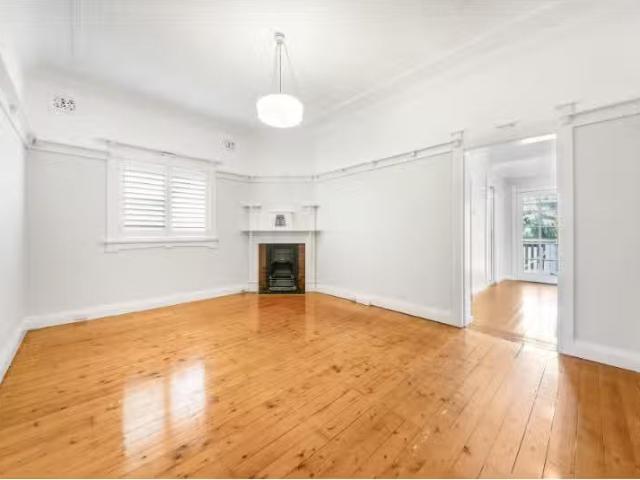 Charming 2 BR 12 Milton Street, Leichhardt House for rent Lis.