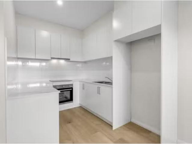 Rental! 2 BR 12A Basildon Place, Hebersham House for rent Lis.