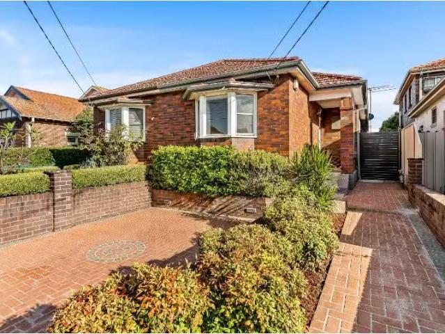 Charming 2 BR 12a Spark Street, Earlwood Townhouse for rent L.