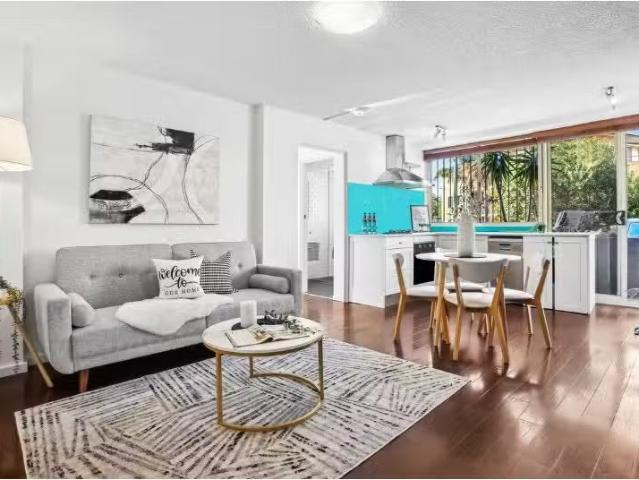 Cozy 2 BR 1/34 Brittain Crescent, Hillsdale Apartment for rent.