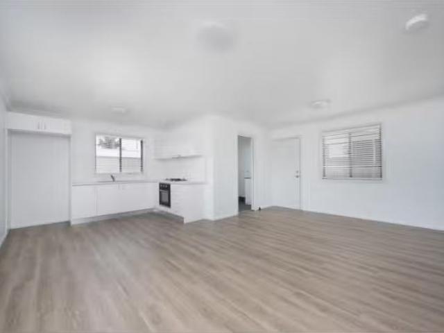 For Rent! 2 BR 135A Lake Entrance Road, BARRACK HEIGHTS Apartm.