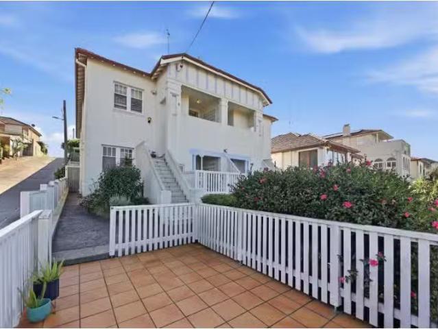 Just in! 2 BR 1/44 French Street, Maroubra Apartment for rent.