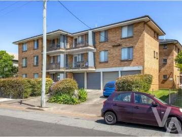 Nice 2 BR 14/50 Station Street, Waratah Apartment for rent Li.