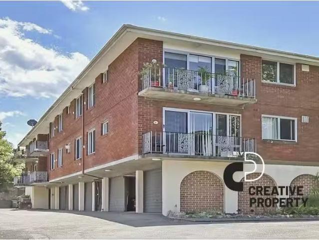 Cheap 2 BR 14/52 Robert Street, Jesmond Apartment for rent Li.