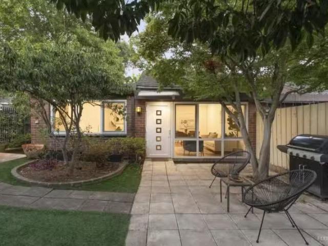 Unique 2 BR 1/45 Canterbury Road, Canterbury VIC 3126 Unit A.