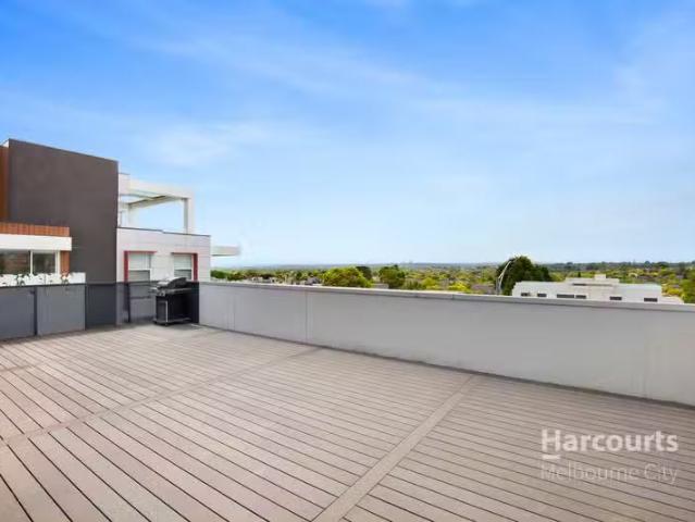 Charming 2 BR 14/204 Whitehorse Road, BALWYN, VIC 3103 Apart.