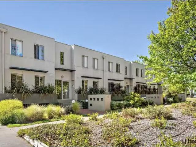 Nice 2 BR 1/43 Ipima Street, BRADDON House for rent Listed by.