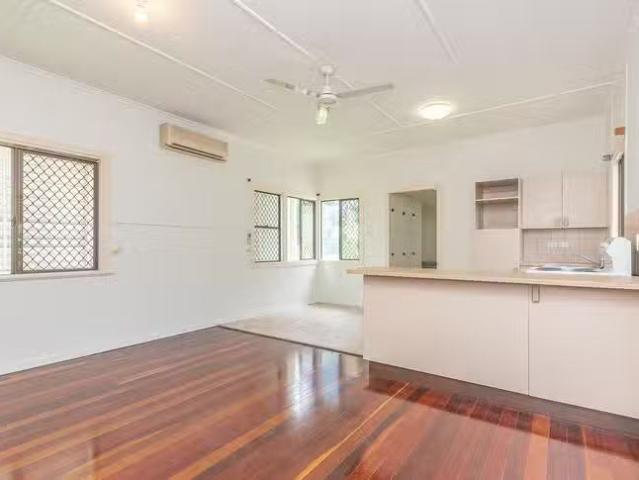 Cheap 2 BR 14 Herne Road, Scarborough, QLD 4020