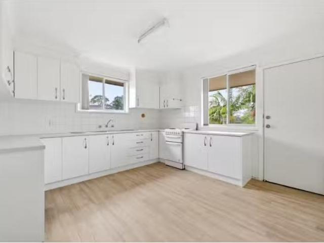 Nice 2 BR 1/4 Mermaid Crescent, Port Macquarie Apartment for r.