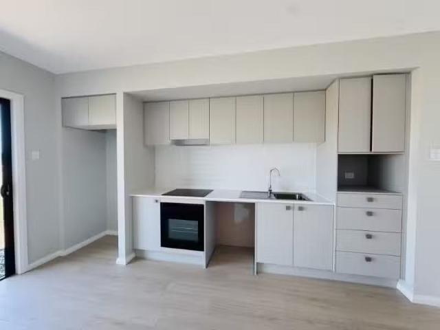 For Rent! 2 BR 14a Hewitt Rd, Lochinvar House for rent Listed.