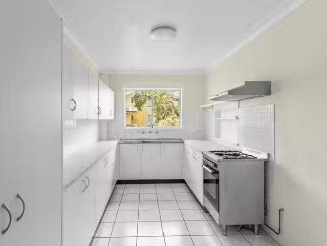 Charming 2 BR 15/9 Burne Avenue, Dee Why, NSW 2099
