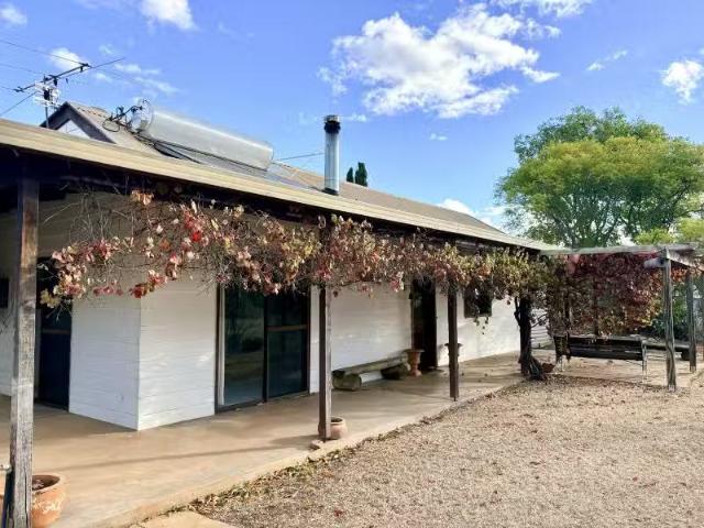 Deal! 2 BR 159 Duri Winton Rd, Duri House for rent Listed by.