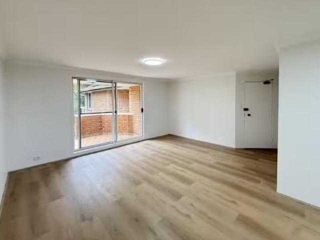 Just in! 2 BR 15/18 Parkes Rd. ARTARMON Apartment for rent Li.