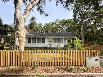 Unique 2 BR 15 Wanda Avenue, SALAMANDER BAY House for rent Li.