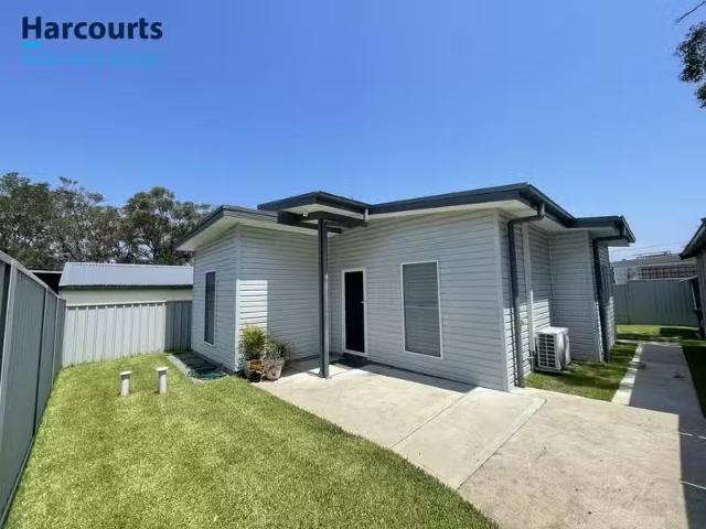 Cozy 2 BR 15a Maxwell Avenue, GOROKAN, NSW 2263 Flat for Rent