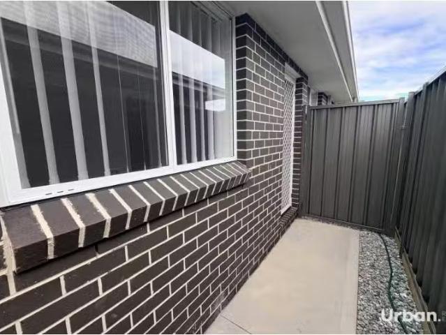 Cozy 2 BR 15a Formation Street, Gillieston Heights Apartment f.