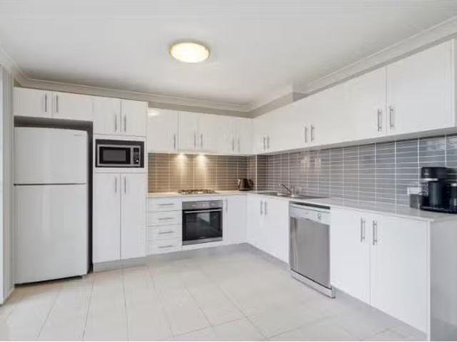 Unique 2 BR 18/212 220 Gertrude Street, North Gosford Apartmen.