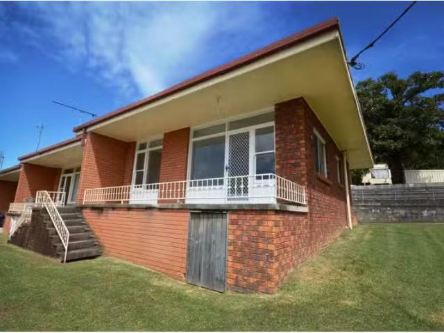 For Rent! 2 BR 1/82 Azalea Avenue, COFFS HARBOUR House for ren.