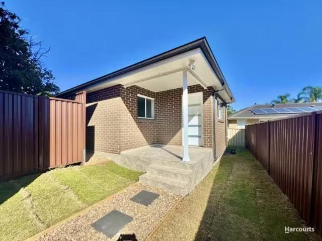 New 2 BR 198A Wyangala Crescent, Leumeah House for rent Liste.