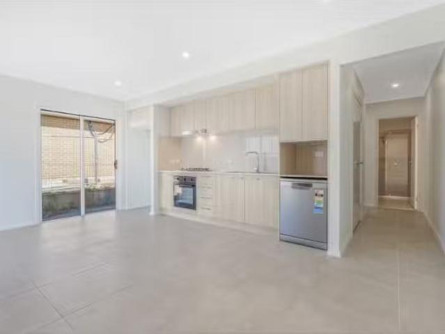 Nice 2 BR 19A Coulter Street, NORTH ROTHBURY Apartment for ren.