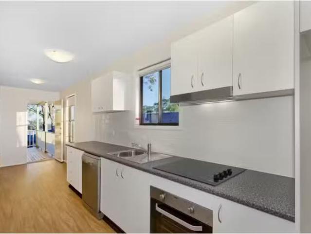 Unique 2 BR 1A Wuruma Place, Warriewood Townhouse for rent Li.