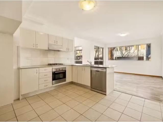 Cheap 2 BR 20/62 66 Courallie Avenue, Homebush West Apartment.