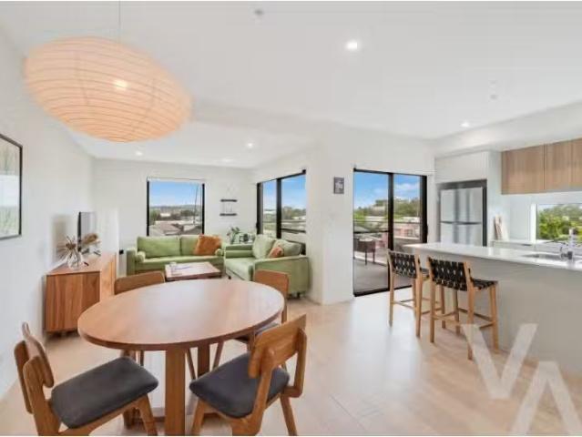 Deal! 2 BR 208/50 Brunker Road, Broadmeadow Apartment for rent.