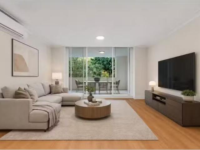 Charming 2 BR 209/15 17 Peninsula Drive, Breakfast Point Apart.