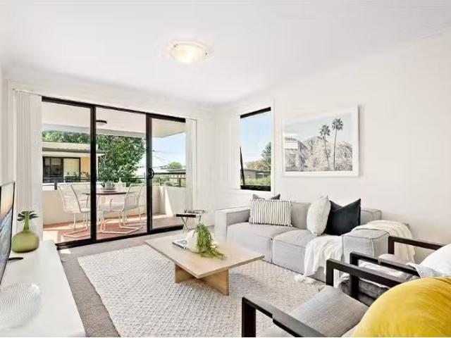 Cheap 2 BR 20/1 3 Funda Place, Brookvale Apartment for rent L.