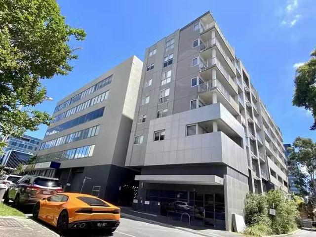 Cheap 2 BR 202/1 Watts Street, Box Hill, VIC 3128