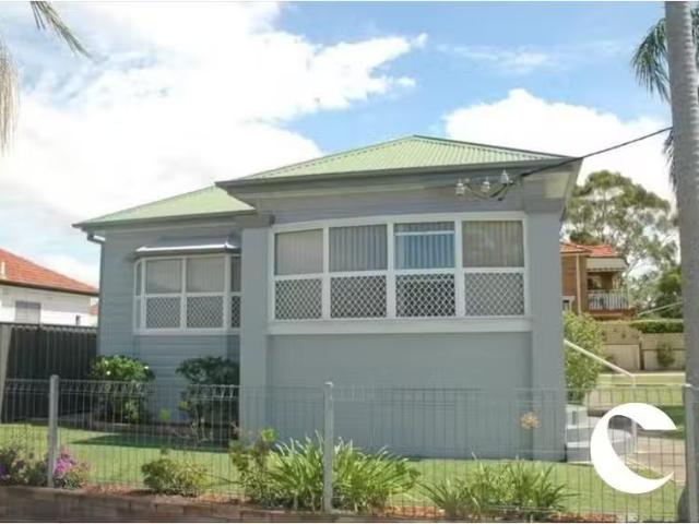 For Rent! 2 BR 20 Gloucester Avenue, New Lambton House for ren.