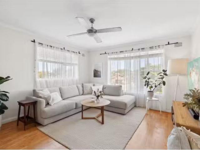 Charming 2 BR 21/53 Caronia Avenue, Woolooware Apartment for r.