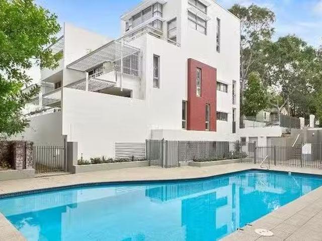 Rental! 2 BR 2/15 Blaxland Avenue, Newington, NSW 2127