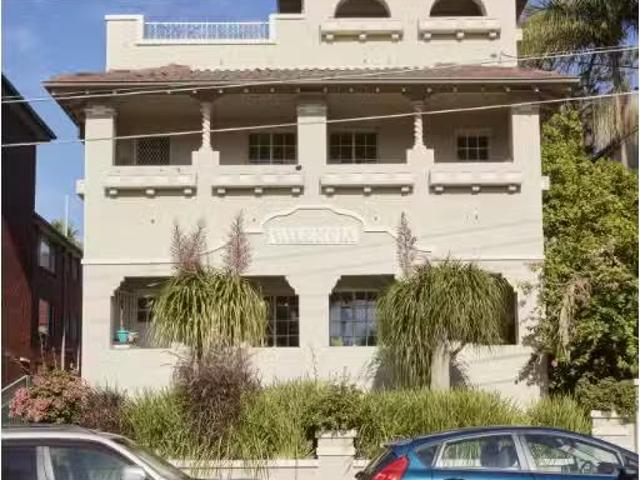 Charming 2 BR 2/17 Fort Street, PETERSHAM Apartment for rent.