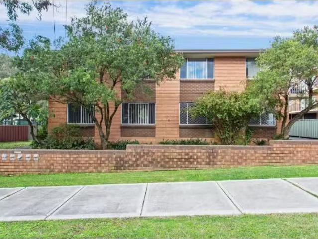 Charming 2 BR 2/10 Macquarie Street, Wollongong Apartment for.