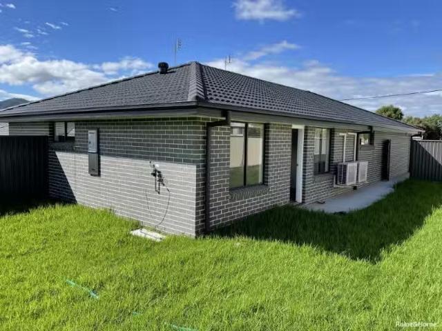 New 2 BR 2/11B Chelmsford Street, KOOTINGAL House for rent Li.