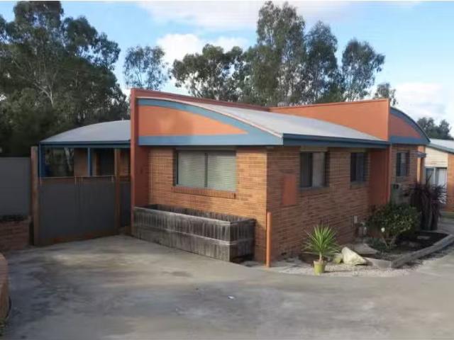 Deal! 2 BR 2/125 Mackenzie Street West, GOLDEN SQUARE House fo.