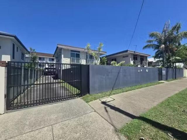 New 2 BR 2/281 Lake Street, Cairns North, QLD 4870