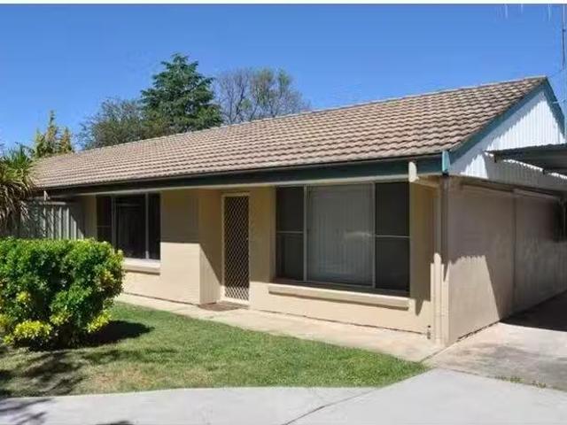 Deal! 2 BR 2/284A Piper Street, Bathurst, NSW 2795