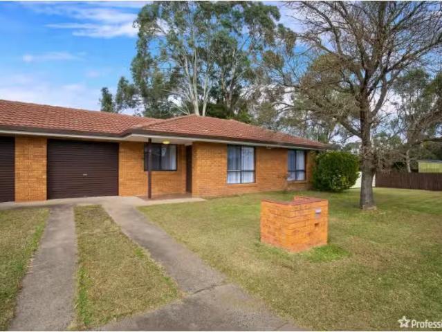 Just in! 2 BR 2/2 Sarah Place, ARMIDALE Apartment for rent Li.