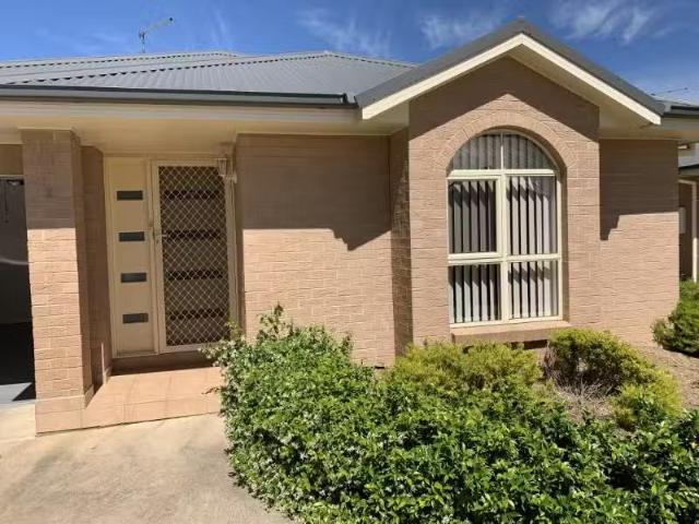 Cheap 2 BR 2/35a Gardiner Road, ORANGE Apartment for rent Lis.