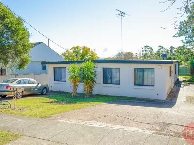 Cheap 2 BR 2/3 Cumberland Street, EAST MAITLAND Apartment for.