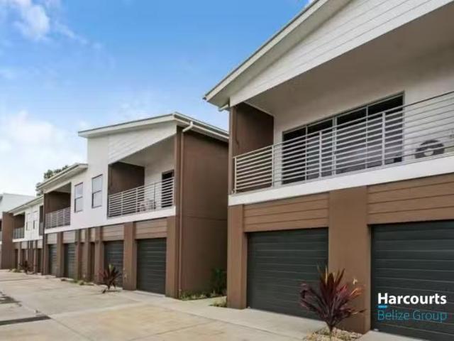 Nice 2 BR 2/3 Michigan Drive, OXENFORD, QLD 4210 Townhouse f.