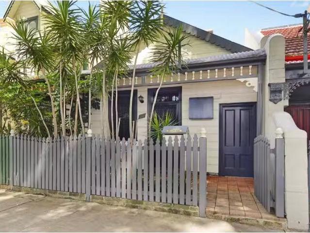 For Rent! 2 BR 23 Portman Street, ZETLAND House for rent List.
