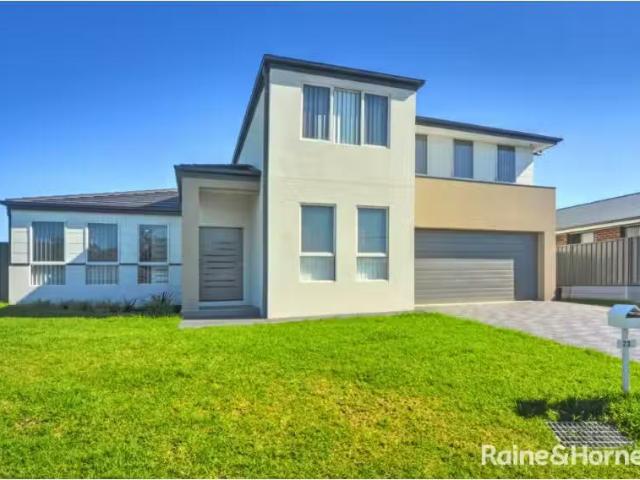 Unique 2 BR 23A Fantail Street, SOUTH NOWRA Townhouse for rent.