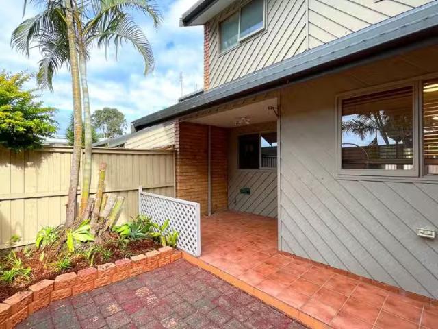 Cozy 2 BR 2/41 Park Beach Road, COFFS HARBOUR Townhouse for re.