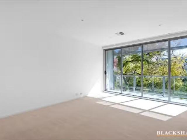 New 2 BR 24/28 Canberra Avenue, Forrest Apartment for rent Li.
