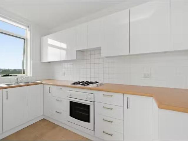 Cheap 2 BR 26/73 Broome Street, Maroubra Apartment for rent L.