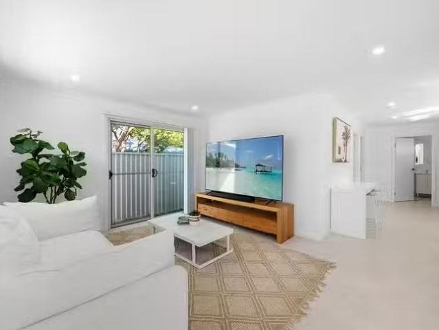 Charming 2 BR 26A Panorama Parade, Berkeley Vale, NSW 2261