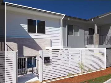 Just in! 2 BR 2/7 Stockton Street, MORISSET Townhouse for rent.